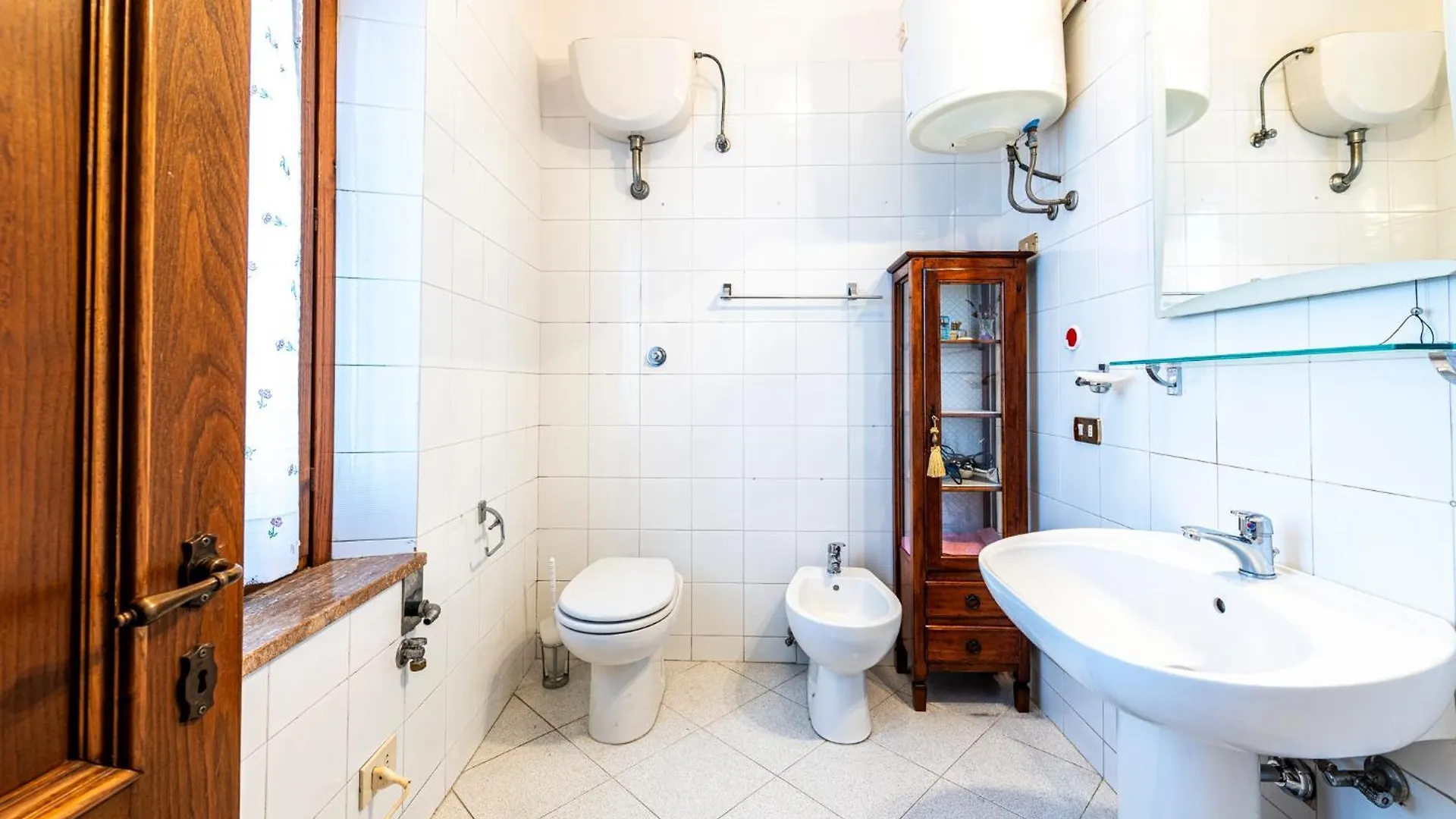 Bellavista Free Parking City Center San Gimignano Italy