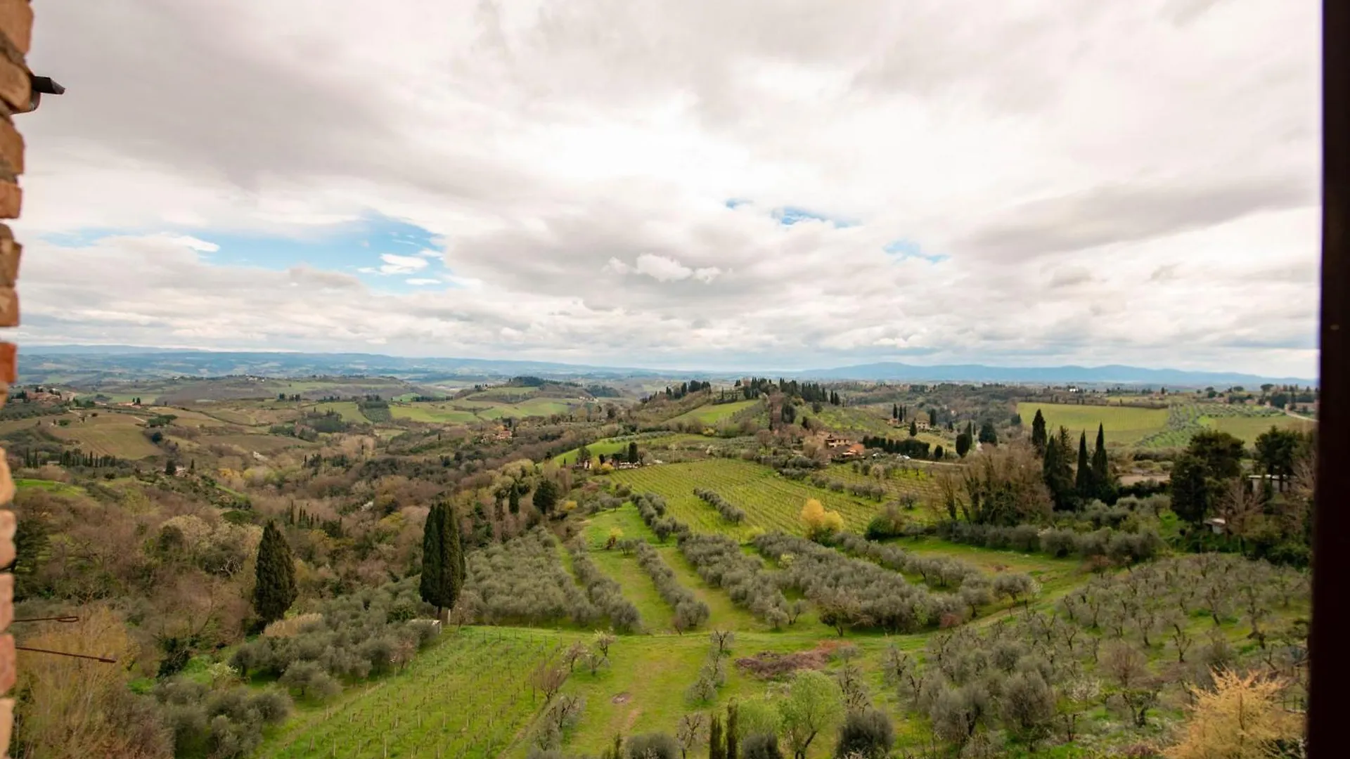 Bellavista Free Parking City Center San Gimignano 0*,