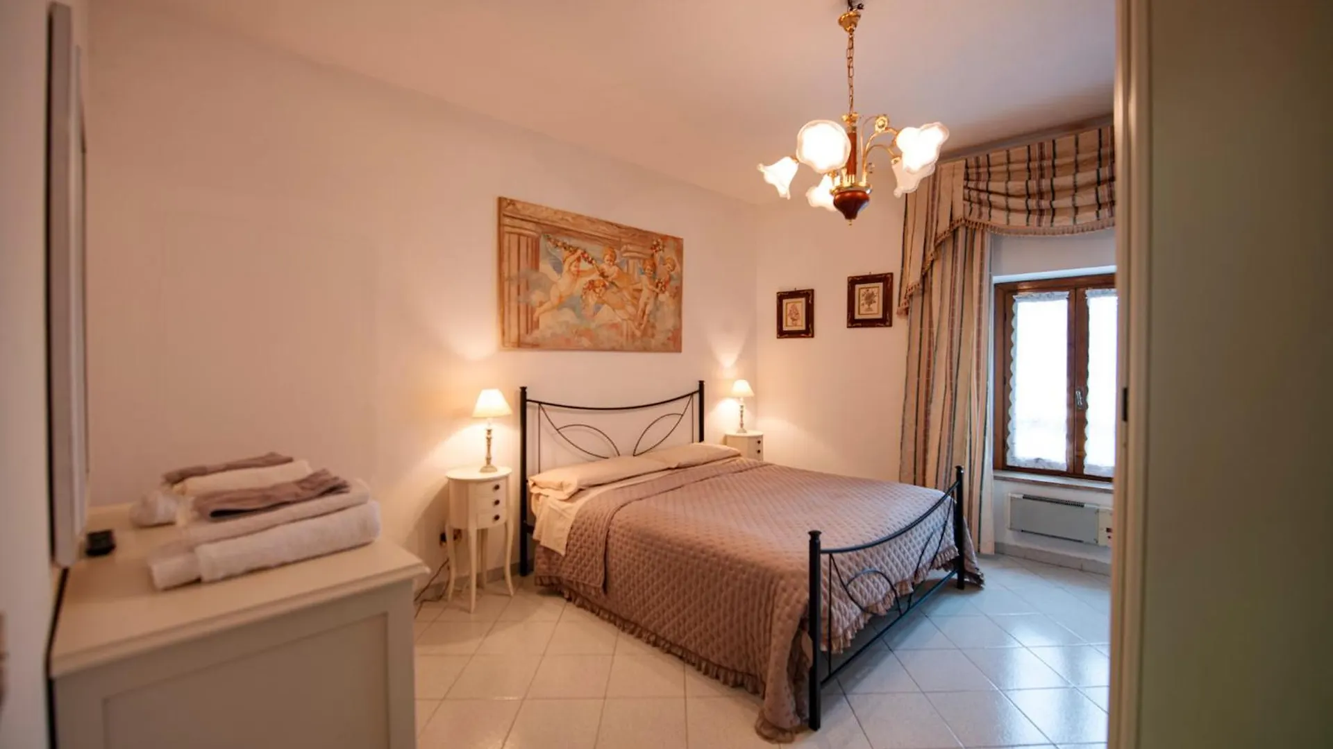Bellavista Free Parking City Center San Gimignano 0*,
